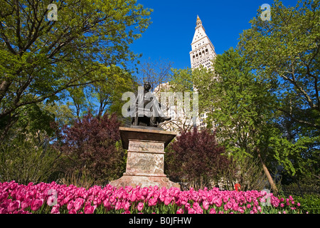 William H Seward statua vita metropolitana Tower Madison Square Midtown Manhattan New York City New York STATI UNITI D'AMERICA Foto Stock