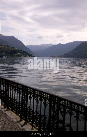 Il lago di Como da Villa Ebra sulla sponda occidentale guardando a Nord Foto Stock