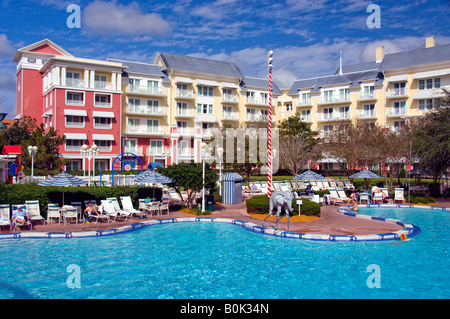 La piscina a Disney s Boardwalk Resort in Lake Buena Vista Florida USA Foto Stock