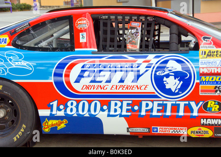 Richard Petty racing car visualizzato a Downtown Disney in Lake Buena Vista Florida USA Foto Stock