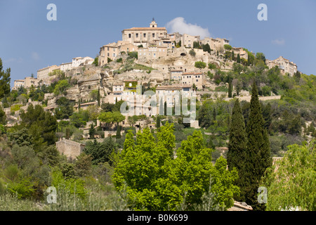 Il villaggio di Gordes (Vaucluse - Francia). Village de Gordes 84220 Vaucluse (84 - Francia). Foto Stock