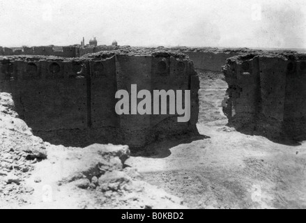 La città di Samarra dalla torre Malwiya, Mesopotamia, 1918. Artista: sconosciuto Foto Stock