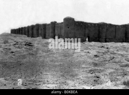 Le mura della città, Samarra, Mesopotamia, 1918. Artista: sconosciuto Foto Stock