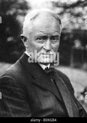 John Masefield (1878-1967), poeta inglese e scrittore, nei primi anni del XX secolo. Artista: sconosciuto Foto Stock