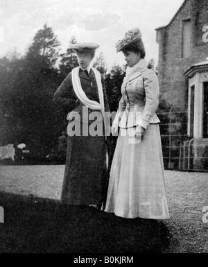 Maria di Teck (1867-1953), Principessa di Galles, con la Duchesse d'Aosta, 1908.artista: la Regina Alexandra Foto Stock