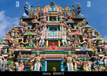 Il Gopuram (ingresso torre, 60ft alta) di Sri Srinivasa Perumal Temple, Littell India, Singapore Foto Stock