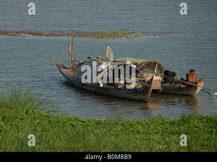 Comunità musulmana sul fiume Mekong phnom penh Cambogia Foto Stock