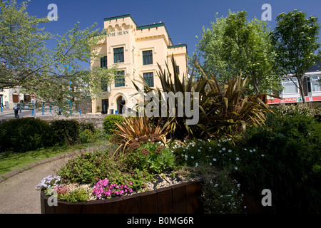 Il Hean pub castello porto costiero villaggio di pescatori di Saundersfoot Pembrokeshire Wales UK Foto Stock