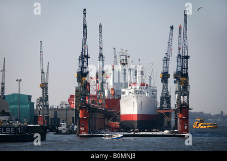 Il punto di riferimento 'Cap San Diego' nel dock di Blohm + Voss per lavori di ispezione, Amburgo, Germania Foto Stock