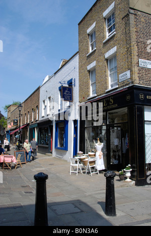 Passaggio di Camden antichi negozi nel quartiere di Islington, London REGNO UNITO Foto Stock