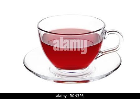 Tazza di tè di frutta contro uno sfondo bianco Foto Stock