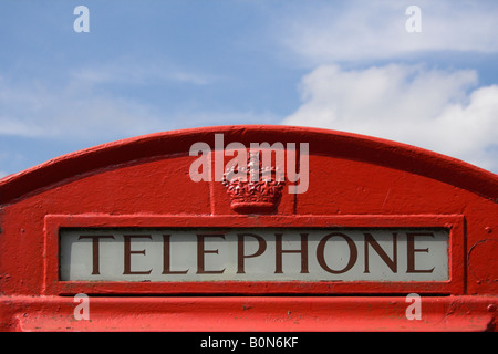 Britannico tradizionale telefono rosso box Foto Stock