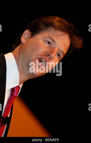 Nick Clegg MP, leader del Partito europeo dei liberali democratici e il Vice Primo Ministro, rivolgendosi al gruppo del Partito europeo dei liberali democratici Conferenza di Primavera Foto Stock