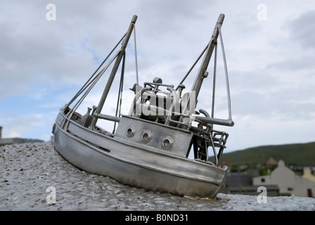 Bus Shetland memorial, Scalloway, isole Shetland, Scotland, Regno Unito Foto Stock
