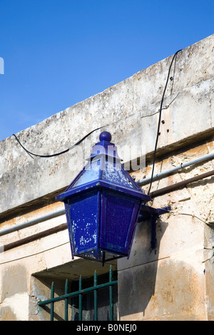 La polizia la spia blu al di fuori di Maltese stazione di polizia, Malta Foto Stock