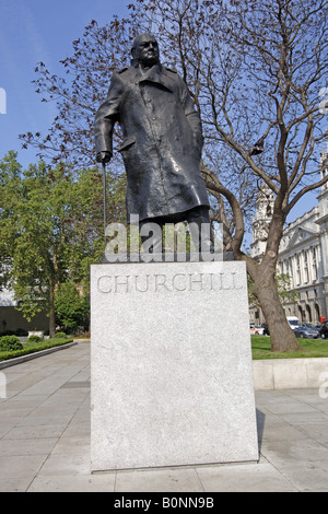 Statua di Winston Churchill in Parliment Sqaure Westminster London Foto Stock