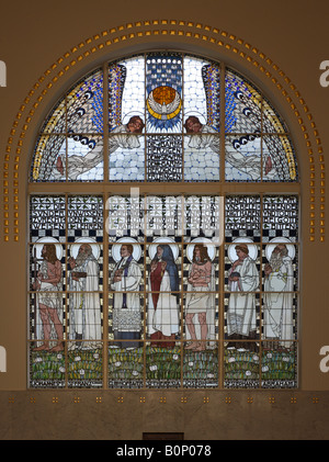 Wien,, Kirche am Steinhof, 1905-1907 von Otto Wagner, erbaut Ostfenster von Kolo Moser Foto Stock