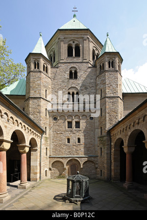 Essen, Münster, Westbau und Paradies von Westen Foto Stock