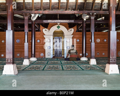 Esterno la sala di preghiera, Masjid Panjunan, Cirebon, Java, Indonesia Foto Stock