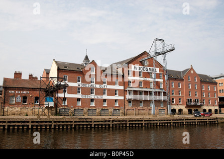 Woodsmill quay ora ospita appartamenti lungo il fiume Ouse york North Yorkshire England Regno Unito Foto Stock