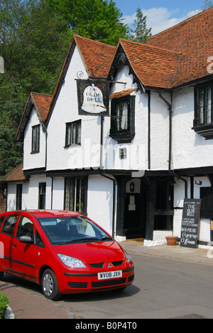 Xii secolo "Ye Olde Bell' Inn, Hurley, Berkshire, Inghilterra, Regno Unito Foto Stock