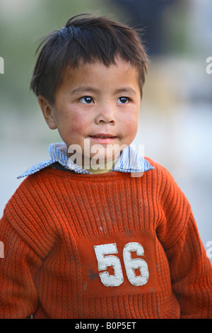 Un ragazzo a Leh Ladakh, Jammu e Kashmir India Foto Stock