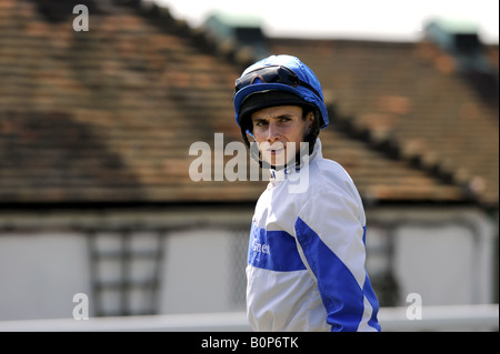 Jockey Ryan Moore all Ippodromo di Brighton Regno Unito Foto Stock