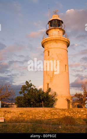 Paphos faro al tramonto Foto Stock