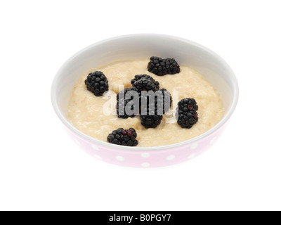 Budino di riso con more Foto Stock