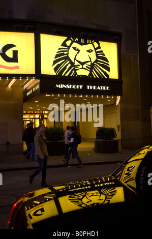 Il Broadway Minskoff Theater mostra la Disney musicale Il Re Leone Foto Stock