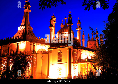 I colori del tramonto Royal Pavilion Brighton East Sussex England Gran Bretagna Foto Stock