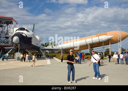 Giardino a razzo al Complesso Visitatori del Centro Spaziale Kennedy a Cape Canaveral Florida Foto Stock