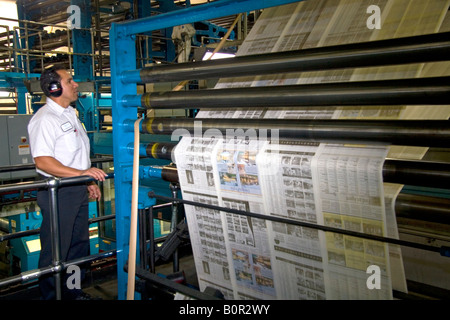 Giornale stampato su una stampa rotativa premere per la Houston Chronicle di Houston Texas Foto Stock