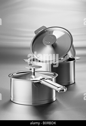 Acciaio inox padelle Foto Stock