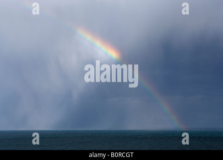 Rainbow oltre il mare Mediterraneo, Costa Blanca, Spagna, Europa Foto Stock