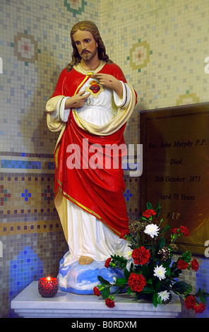 Statua di Gesù in una chiesa rurale in Irlanda Foto Stock