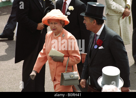 Sua Maestà la regina al Royal Ascot ladies giorno 1993 Foto Stock