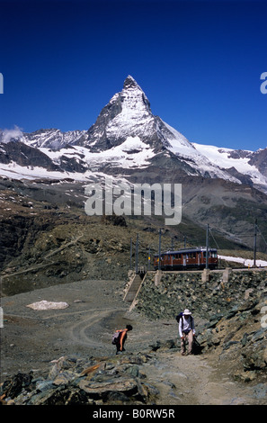 Il Cervino e il Gornergratbahn, Zermatt, Canton Vallese, Svizzera Foto Stock