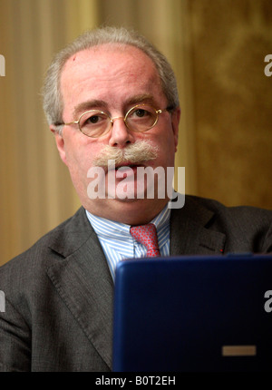 Christophe de Margerie presidente delle attività di esplorazione e produzione totale di parlare al CIS il petrolio e il Gas del vertice di Parigi Francia Foto Stock