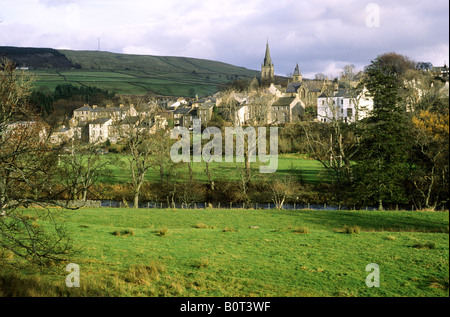 Alston Cumbria Englands più alta città mercato Cumbria Inghilterra Inglese Regno Unito paesaggio paesaggio edifici di viaggio case chiesa Foto Stock