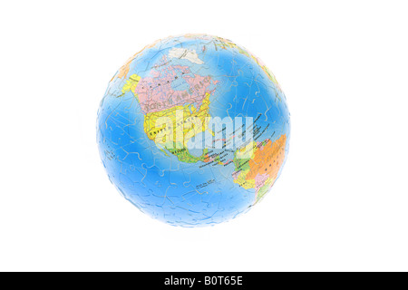Puzzle globo mostra nord del continente americano isolato su bianco Foto Stock
