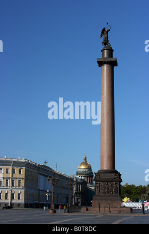 La colonna di Alexander, la Piazza del Palazzo a San Pietroburgo, Russia Foto Stock