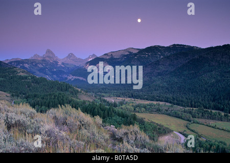 Ore del sorgere al tramonto sul Grand Tetons da Targhee NF sul versante occidentale della gamma Teton Wyoming Foto Stock