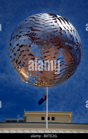 "Felci" scultura di Neil Dawson, Piazza Civica, Wellington, Nuova Zelanda Foto Stock