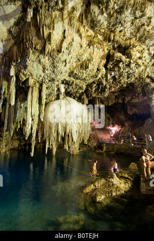 Cenote Xke ken vicino a Valladolid Penisola dello Yucatan in Messico Foto Stock