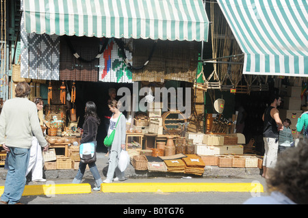 Negozi a Puerto de Frutos mercato, Tigre delta, Argentina Foto Stock