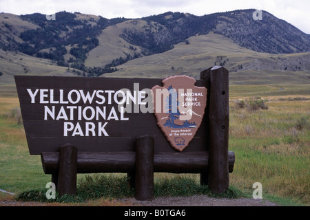 Ingresso Nord vicino a Gardiner MT Mammoth Hot Springs Regione Parco Nazionale di Yellowstone Wyoming Foto Stock