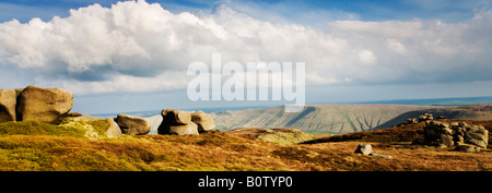 "Kinder Scout' Mountain e 'l'Woolpacks a piedi lungo La Pennine Way, Edale 'Il Peak District' Derbyshire England Regno Unito Foto Stock