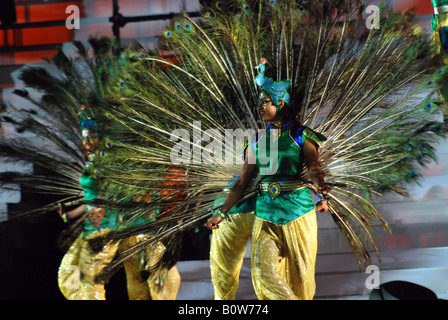 Indian Peacock performance di danza a colori della celebrazione della Malesia Foto Stock