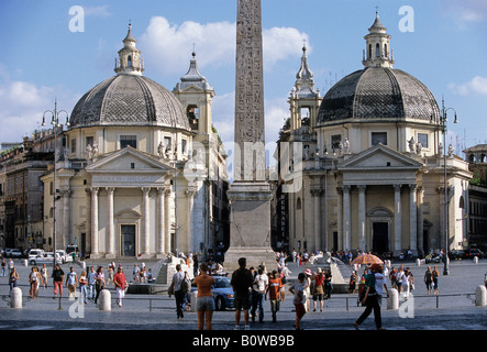 Di Santa Maria di Montesanto Chiesa, obelisco, Santa Maria dei Miracoli, Piazza del Popolo, Roma, Lazio, Italia Foto Stock